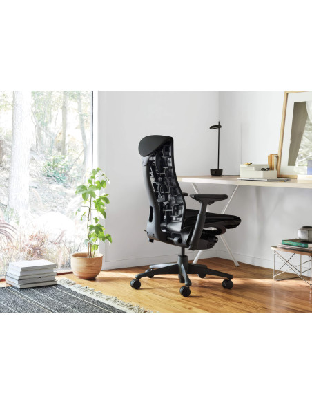Herman Miller Embody ергономичен офис стол до работно бюро