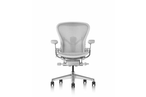 Стол за бюро Herman Miller Aeron размер C, Mineral – изглед отпред с напълно регулируеми подлакътници